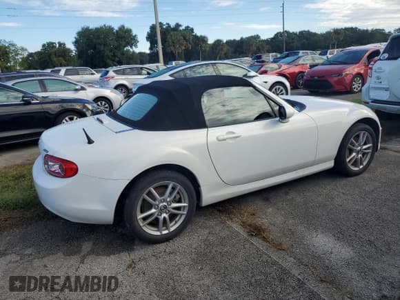 ✅ 2015 Mazda MX-5 Miata Sport • VIN: JM1NC2JF9F0238806 • Lot: 73948724. Wystawiony na Copart z przebiegiem 47 124 mil. Bezpłatny archiwum sprzedaży aukcyjnych z USA i szczegółowy raport historii pojazdu na DreamBid. Zdjęcie 3.