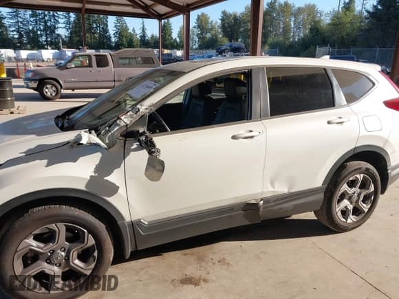 ✅ 2017 Honda CR-V EX-L • VIN: 2HKRW2H83HH690482 • Lot: 43230689. Wystawiony na IAAI z przebiegiem 107 822 mil. Bezpłatny archiwum sprzedaży aukcyjnych z USA i szczegółowy raport historii pojazdu na DreamBid. Zdjęcie 6.