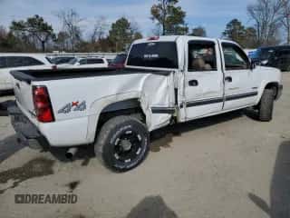 2004 Chevrolet Silverado 2500 LT z VIN 1GCGK23U44F159044, wystawiony jako Copart lot #44541735 z przebiegiem 160 088 mil mil oraz Szkoda całkowita • Salvage title. Historia ofert i sprzedaży dostępna na DreamBid. Obrazek 3.