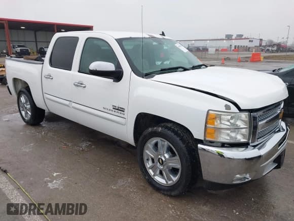 ✅ 2013 Chevrolet Silverado 1500 LT • VIN: 3GCPCSE27DG381536 • Lot: 41503503. Wystawiony na IAAI z przebiegiem 153 117 mil. Bezpłatny archiwum sprzedaży aukcyjnych z USA i szczegółowy raport historii pojazdu na DreamBid. Zdjęcie 1.