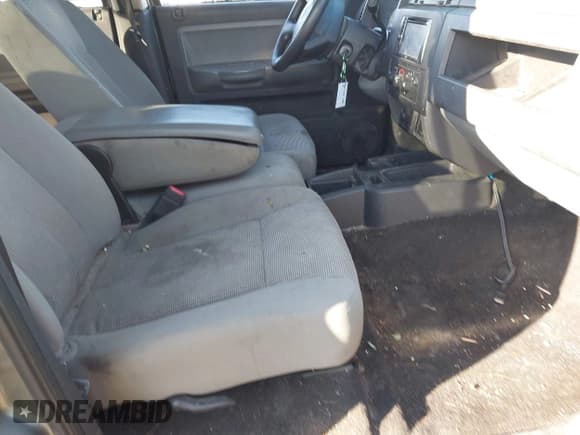 ✅ 2011 Ram Dakota Big Horn • VIN: 1D7RW3GP5BS638722 • Lot: 43498556. Wystawiony na IAAI z przebiegiem 114 768 mil. Bezpłatny archiwum sprzedaży aukcyjnych z USA i szczegółowy raport historii pojazdu na DreamBid. Zdjęcie 5.