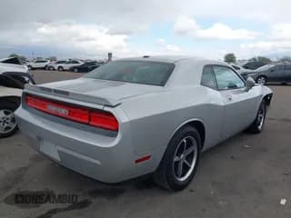 ✅ 2010 Dodge Challenger SE • VIN: 2B3CJ4DV3AH157673 • Lot: 41442272. Wystawiony na IAAI z przebiegiem 166 765 mil. Bezpłatny archiwum sprzedaży aukcyjnych z USA i szczegółowy raport historii pojazdu na DreamBid. Zdjęcie 4.