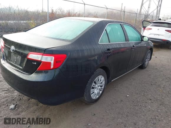 ✅ 2012 Toyota Camry LE • VIN: 4T4BF1FK5CR225938 • Lot: 43731998. Wystawiony na IAAI z przebiegiem 88 113 mil. Bezpłatny archiwum sprzedaży aukcyjnych z USA i szczegółowy raport historii pojazdu na DreamBid. Zdjęcie 4.