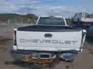 2003 Chevrolet Silverado 2500HD Work Truck с VIN 1GCHK24U63E114372, выставлен на аукционе IAAI как лот 43215704 с пробегом 326 621 миль миль и . История ставок и продаж доступна на DreamBid. Изображение 17.