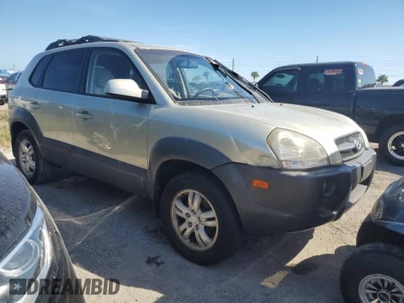 2008 Hyundai Tucson SE z VIN KM8JN12D88U895247, wystawiony jako Copart lot #75433954 z przebiegiem 125 198 mil mil oraz Szkoda całkowita • Salvage title. Historia ofert i sprzedaży dostępna na DreamBid. Obrazek 4.