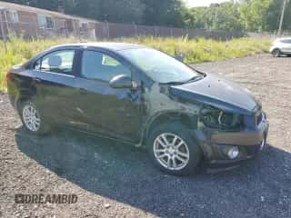 2015 Chevrolet Sonic LT с VIN 1G1JC5SG1F4131564, выставлен на аукционе Copart как лот 68515334 с пробегом 122 754 миль миль и Списание • Salvage title. История ставок и продаж доступна на DreamBid. Изображение 4.