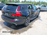 ✅ 2021 Volvo V60 • VIN: YV4102WK3M1074020 • Lot: 42823332. Wystawiony na IAAI z przebiegiem 31 166 mil. Bezpłatny archiwum sprzedaży aukcyjnych z USA i szczegółowy raport historii pojazdu na DreamBid. Zdjęcie 4.