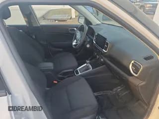 ✅ 2024 Hyundai Venue SE • VIN: KMHRB8A3XRU288751 • Lot: 88154795. Listed on Copart with 9,233 mi. Free auction sales archive from the USA and detailed vehicle history report at DreamBid. Image 5.