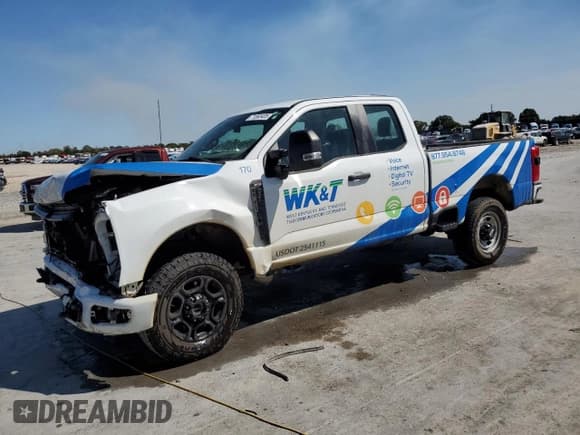 ✅ 2023 Ford F-250 • VIN: 1FT8X2BN2PEC61534 • Лот: 71865405. Опубликован ранее на Copart с пробегом 52 463 миль. Бесплатный доступ к архиву аукционных продаж из США и подробный отчёт об истории автомобиля на DreamBid. Изображение 1.