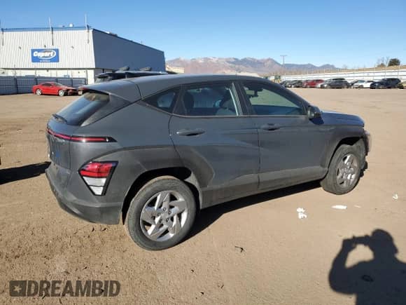 2024 Hyundai Kona SE with VIN KM8HACAB6RU164596, listed as a Copart auction lot 88293835 with 8,209 mi miles and Salvage title. Bid and sale history available at DreamBid. Image 3.