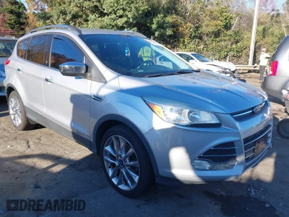✅ 2016 Ford Escape SE • VIN: 1FMCU9GX4GUA82788 • Lot: 43597349. Wystawiony na IAAI z przebiegiem 163 130 mil. Bezpłatny archiwum sprzedaży aukcyjnych z USA i szczegółowy raport historii pojazdu na DreamBid. Zdjęcie 1.