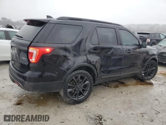 ✅ 2017 Ford Explorer XLT • VIN: 1FM5K8D87HGB21413 • Lot: 85936954. Wystawiony na Copart z przebiegiem 71 427 mil. Bezpłatny archiwum sprzedaży aukcyjnych z USA i szczegółowy raport historii pojazdu na DreamBid. Zdjęcie 3.