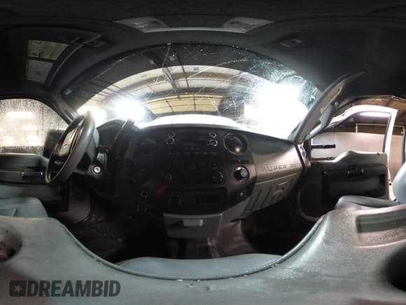 ✅ 2014 Ford F-250 XL • VIN: 1FT7W2A69EEA14162 • Lot: 41801558. Wystawiony na IAAI z przebiegiem 240 201 mil. Bezpłatny archiwum sprzedaży aukcyjnych z USA i szczegółowy raport historii pojazdu na DreamBid. Zdjęcie 18.