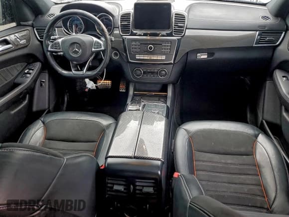 ✅ 2018 Mercedes-Benz GLE 43 AMG • VIN: 4JGED6EB0JA092709 • Лот: 85441715. Опубликован ранее на Copart с пробегом 117 647 миль. Бесплатный доступ к архиву аукционных продаж из США и подробный отчёт об истории автомобиля на DreamBid. Изображение 8.