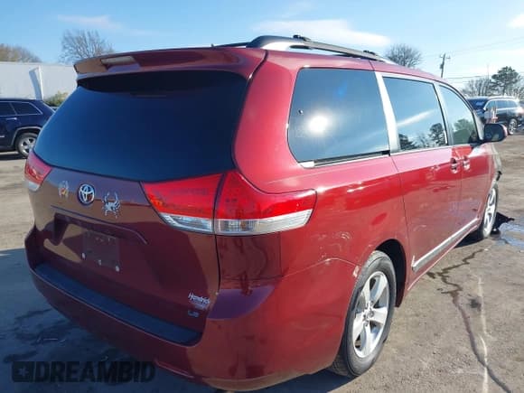 ✅ 2014 Toyota Sienna LE • VIN: 5TDKK3DC4ES520571 • Lot: 43859030. Listed on IAAI with Not provided. Free auction sales archive from the USA and detailed vehicle history report at DreamBid. Image 4.