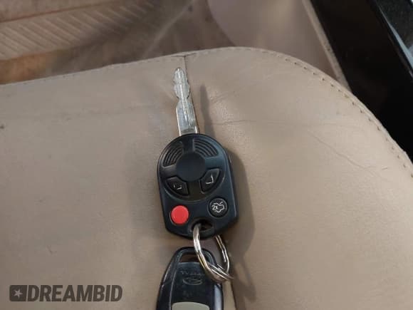 ✅ 2009 Ford Escape Limited • VIN: 1FMCU04729KA02595 • Lot: 42957550. Listed on IAAI with 156,567 mi. Free auction sales archive from the USA and detailed vehicle history report at DreamBid. Image 11.