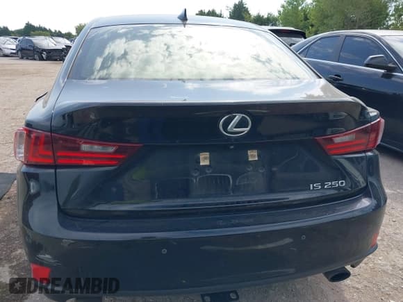 ✅ 2015 Lexus IS 250 • VIN: JTHBF1D2XF5053985 • Lot: 43213341. Wystawiony na IAAI z przebiegiem 126 254 mil. Bezpłatny archiwum sprzedaży aukcyjnych z USA i szczegółowy raport historii pojazdu na DreamBid. Zdjęcie 17.