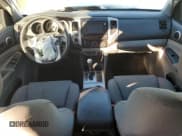 ✅ 2014 Toyota Tacoma • VIN: 3TMLU4ENXEM150022 • Lot: 89886015. Wystawiony na Copart z przebiegiem 197 434 mil. Bezpłatny archiwum sprzedaży aukcyjnych z USA i szczegółowy raport historii pojazdu na DreamBid. Zdjęcie 8.