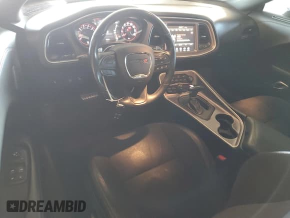 ✅ 2021 Dodge Challenger R/T • VIN: 2C3CDZBT1MH603283 • Lot: 88304085. Wystawiony na Copart z przebiegiem 29 642 mil. Bezpłatny archiwum sprzedaży aukcyjnych z USA i szczegółowy raport historii pojazdu na DreamBid. Zdjęcie 8.