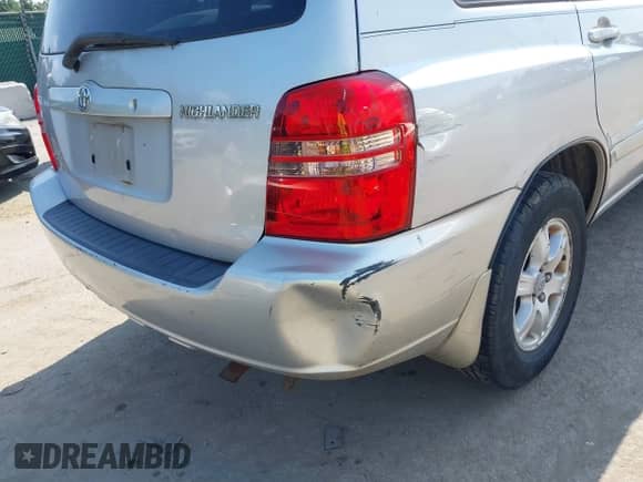 2003 Toyota Highlander z VIN JTEGF21A330074920, wystawiony jako IAAI lot #42954330 z przebiegiem 142 106 mil mil oraz . Historia ofert i sprzedaży dostępna na DreamBid. Obrazek 6.