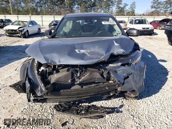 ✅ 2022 Toyota Corolla Cross L • VIN: 7MUAAAAG6NV008875 • Lot: 41772835. Wystawiony na Copart z przebiegiem 17 836 mil. Bezpłatny archiwum sprzedaży aukcyjnych z USA i szczegółowy raport historii pojazdu na DreamBid. Zdjęcie 5.