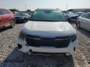 ✅ 2025 Kia Seltos S • VIN: KNDEUCAA6S7687224 • Lot: 58804735. Listed on Copart with 4,296 mi. Free auction sales archive from the USA and detailed vehicle history report at DreamBid. Image 5.