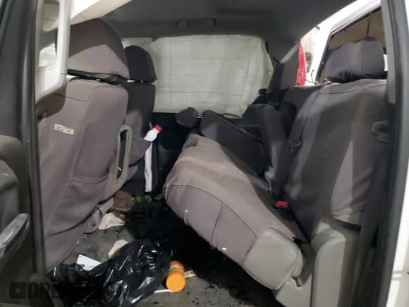 ✅ 2017 Chevrolet Silverado 2500HD Work Truck • VIN: 1GC1KUEY5HF110331 • Lot: 44001645. Wystawiony na Copart z przebiegiem Nie podano. Bezpłatny archiwum sprzedaży aukcyjnych z USA i szczegółowy raport historii pojazdu na DreamBid. Zdjęcie 10.