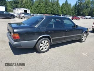 ✅ 1989 Mercedes-Benz 260 • VIN: WDBEA26D4KA881502 • Лот: 63270585. Опубликован ранее на Copart с пробегом 236 998 миль. Бесплатный доступ к архиву аукционных продаж из США и подробный отчёт об истории автомобиля на DreamBid. Изображение 3.