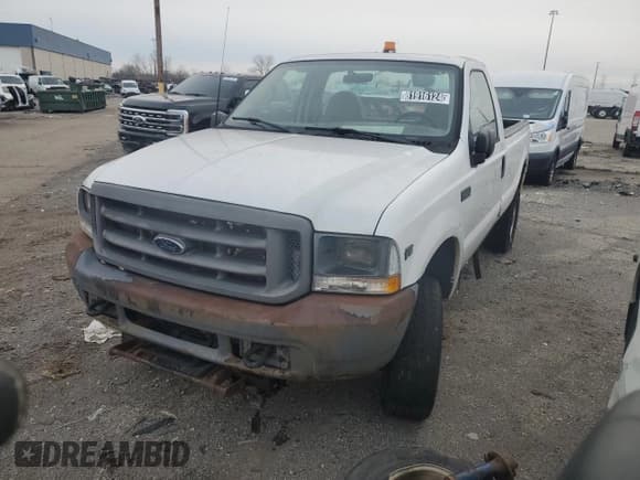✅ 2002 Ford F-350 XL • VIN: 1FTSF31L32EB50482 • Lot: 81916124. Listed on Copart with 45,625 mi. Free auction sales archive from the USA and detailed vehicle history report at DreamBid. Image 1.