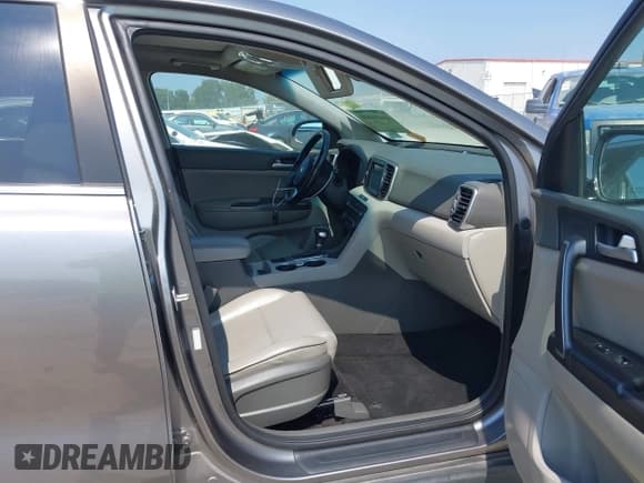 ✅ 2017 Kia Sportage EX • VIN: KNDPNCAC4H7071215 • Lot: 41656608. Wystawiony na IAAI z przebiegiem 136 307 mil. Bezpłatny archiwum sprzedaży aukcyjnych z USA i szczegółowy raport historii pojazdu na DreamBid. Zdjęcie 5.