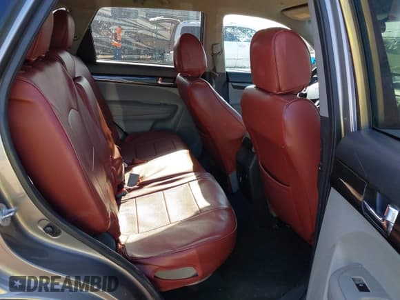 ✅ 2012 Kia Sorento LX • VIN: 5XYKTDA28CG225045 • Лот: 43094407. Опубликован ранее на IAAI с пробегом 218 438 миль. Бесплатный доступ к архиву аукционных продаж из США и подробный отчёт об истории автомобиля на DreamBid. Изображение 8.