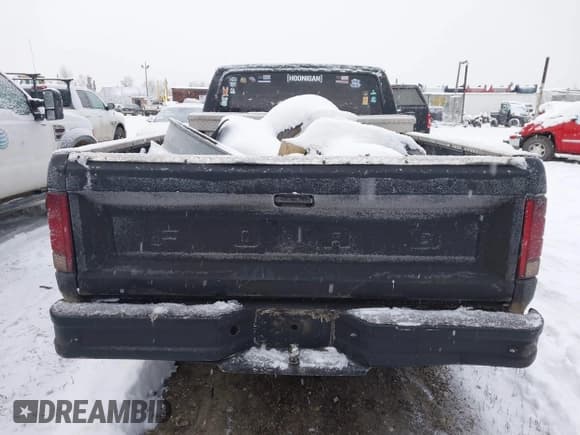 ✅ 1985 Ford F-250 • VIN: 1FTEF25Y8FPA75589 • Лот: 43770847. Опубликован ранее на IAAI с пробегом 337 269 миль. Бесплатный доступ к архиву аукционных продаж из США и подробный отчёт об истории автомобиля на DreamBid. Изображение 15.