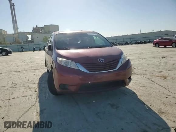 ✅ 2017 Toyota Sienna LE • VIN: 5TDKZ3DC4HS840750 • Lot: 53004145. Listed on Copart with 138,115 mi. Free auction sales archive from the USA and detailed vehicle history report at DreamBid. Image 12.