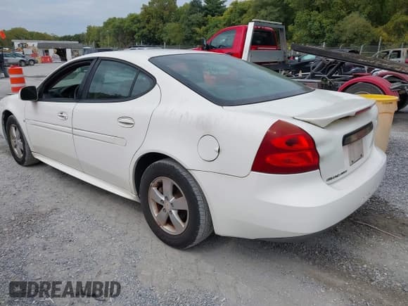 ✅ 2008 Pontiac Grand Prix • VIN: 2G2WP552581132897 • Lot: 43236807. Wystawiony na IAAI z przebiegiem 160 747 mil. Bezpłatny archiwum sprzedaży aukcyjnych z USA i szczegółowy raport historii pojazdu na DreamBid. Zdjęcie 3.
