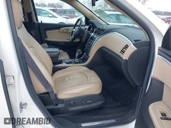 ✅ 2011 Chevrolet Traverse LTZ • VIN: 1GNKVLED8BJ214441 • Lot: 43875587. Wystawiony na IAAI z przebiegiem 197 367 mil. Bezpłatny archiwum sprzedaży aukcyjnych z USA i szczegółowy raport historii pojazdu na DreamBid. Zdjęcie 5.