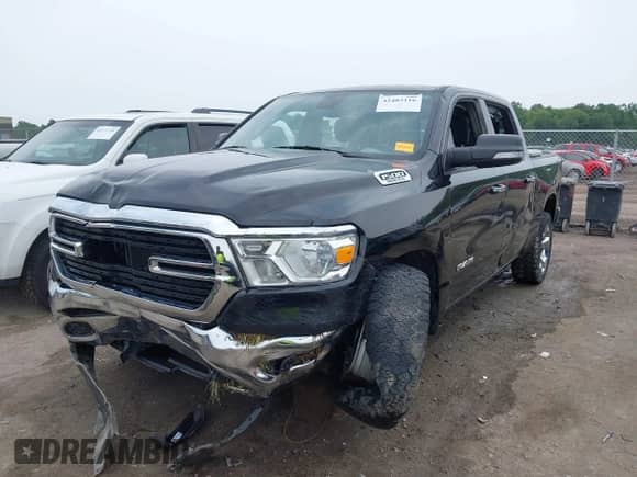 2019 Ram 1500 Big Horn z VIN 1C6SRFFT2KN911978, wystawiony jako IAAI lot #42483116 z przebiegiem 123 639 mil mil oraz . Historia ofert i sprzedaży dostępna na DreamBid. Obrazek 2.