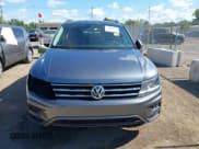 ✅ 2020 Volkswagen Tiguan S • VIN: 3VV1B7AX2LM152478 • Lot: 43059096. Wystawiony na IAAI z przebiegiem 78 481 mil. Bezpłatny archiwum sprzedaży aukcyjnych z USA i szczegółowy raport historii pojazdu na DreamBid. Zdjęcie 13.