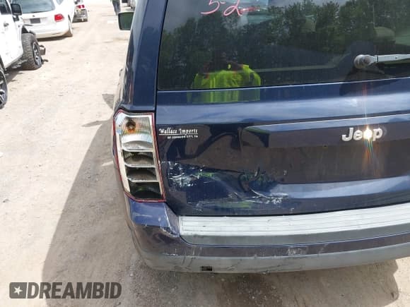 ✅ 2014 Jeep Patriot Sport • VIN: 1C4NJPBA7ED513229 • Lot: 42213427. Listed on IAAI with 207,264 mi. Free auction sales archive from the USA and detailed vehicle history report at DreamBid. Image 6.