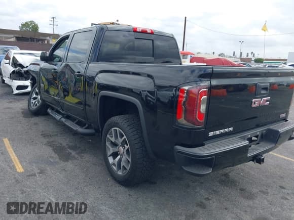 ✅ 2018 GMC Sierra 1500 SLT • VIN: 3GTU2NEJXJG500612 • Лот: 43367764. Опубликован ранее на IAAI с пробегом 130 536 миль. Бесплатный доступ к архиву аукционных продаж из США и подробный отчёт об истории автомобиля на DreamBid. Изображение 3.