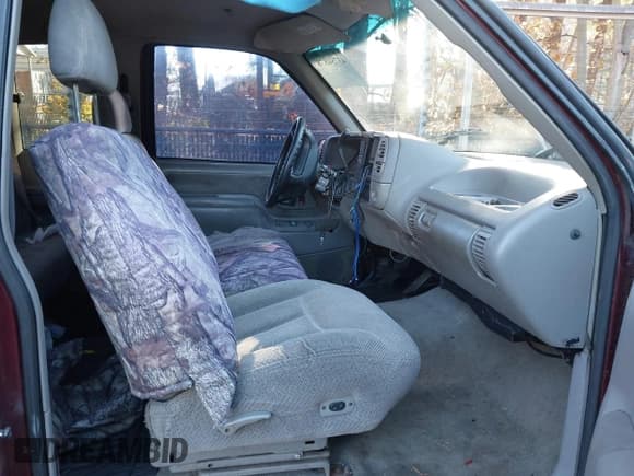 ✅ 1996 Chevrolet Silverado 1500 • VIN: 1GCEK19M3TE118112 • Лот: 43754878. Опубликован ранее на IAAI с пробегом 363 305 миль. Бесплатный доступ к архиву аукционных продаж из США и подробный отчёт об истории автомобиля на DreamBid. Изображение 5.