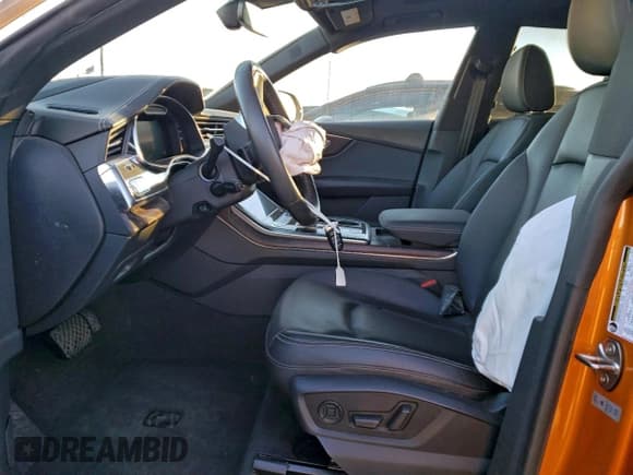 ✅ 2019 Audi Q8 Prestige • VIN: WA1CVAF15KD008797 • Лот: 96830865. Опубликован ранее на Copart с пробегом Не указан. Бесплатный доступ к архиву аукционных продаж из США и подробный отчёт об истории автомобиля на DreamBid. Изображение 7.