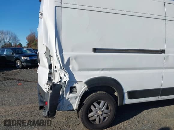 ✅ 2020 Ram ProMaster Cargo • VIN: 3C6TRVDG6LE132996 • Lot: 43383289. Wystawiony na IAAI z przebiegiem 121 593 mil. Bezpłatny archiwum sprzedaży aukcyjnych z USA i szczegółowy raport historii pojazdu na DreamBid. Zdjęcie 17.