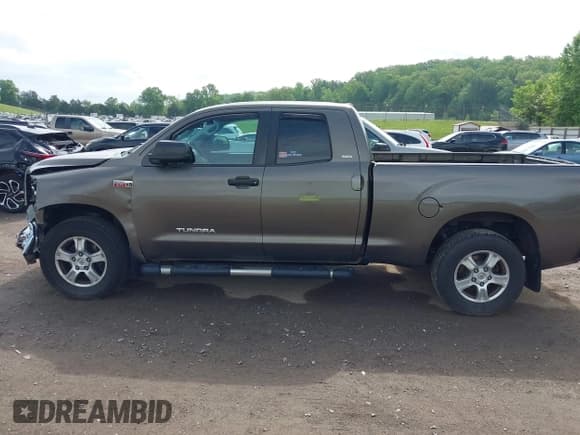 ✅ 2010 Toyota Tundra • VIN: 5TFUW5F1XAX117753 • Lot: 42066624. Wystawiony na IAAI z przebiegiem 139 079 mil. Bezpłatny archiwum sprzedaży aukcyjnych z USA i szczegółowy raport historii pojazdu na DreamBid. Zdjęcie 14.
