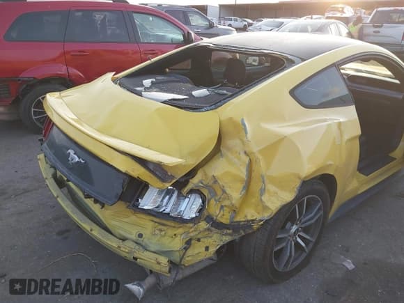 ✅ 2016 Ford Mustang EcoBoost Premium • VIN: 1FA6P8TH0G5202880 • Lot: 43771274. Wystawiony na IAAI z przebiegiem 86 458 mil. Bezpłatny archiwum sprzedaży aukcyjnych z USA i szczegółowy raport historii pojazdu na DreamBid. Zdjęcie 6.