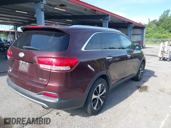 ✅ 2017 Kia Sorento EX • VIN: 5XYPH4A57HG248616 • Лот: 42583312. Опубликован ранее на IAAI с пробегом 198 616 миль. Бесплатный доступ к архиву аукционных продаж из США и подробный отчёт об истории автомобиля на DreamBid. Изображение 4.