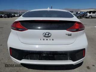 ✅ 2018 Hyundai Ioniq Blue • VIN: KMHC65LCXJU064602 • Lot: 48553015. Wystawiony na Copart z przebiegiem 117 682 mil. Bezpłatny archiwum sprzedaży aukcyjnych z USA i szczegółowy raport historii pojazdu na DreamBid. Zdjęcie 6.