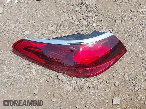 ✅ 2025 Mercedes-Benz E 450 • VIN: W1KLF6BB5SA088026 • Lot: 42558046. Wystawiony na IAAI z przebiegiem 7 227 mil. Bezpłatny archiwum sprzedaży aukcyjnych z USA i szczegółowy raport historii pojazdu na DreamBid. Zdjęcie 12.