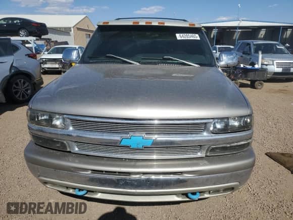 2001 Chevrolet Suburban LT with VIN 3GNGK26G91G232075, listed as a Copart auction lot 64285465 with 223,295 mi miles and Clean title. Bid and sale history available at DreamBid. Image 5.