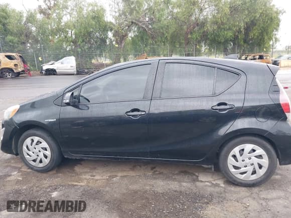 ✅ 2016 Toyota Prius One • VIN: JTDKDTB36G1589422 • Лот: 41883878. Опубликован ранее на IAAI с пробегом 121 791 миль. Бесплатный доступ к архиву аукционных продаж из США и подробный отчёт об истории автомобиля на DreamBid. Изображение 14.