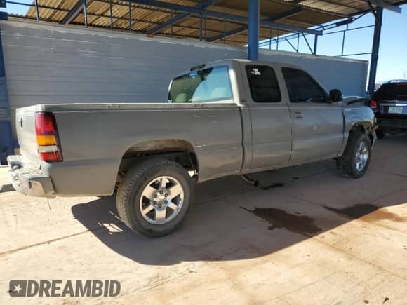 ✅ 2002 Chevrolet Silverado 1500 LS • VIN: 1GCEC19V12Z239654 • Lot: 90499805. Wystawiony na Copart z przebiegiem 196 810 mil mil. Skorzystaj z bezpłatnego archiwum sprzedaży aukcyjnych z USA i zobacz szczegółowy raport historii pojazdu na DreamBid. Zdjęcie 3.